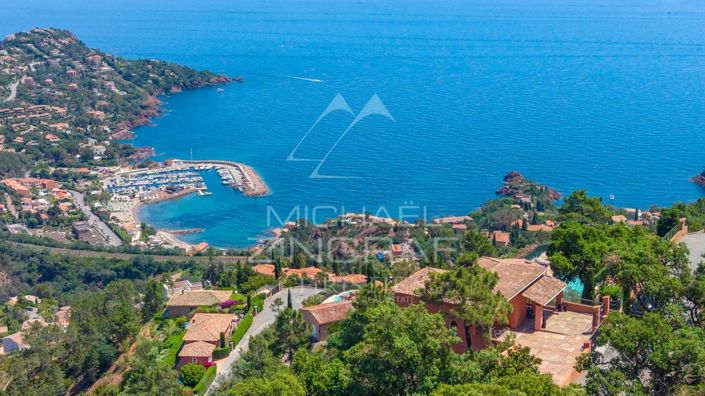 Image No.10-6 Bed House for sale