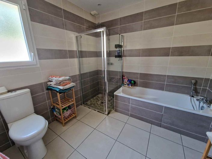 Image No.10-3 Bed House for sale