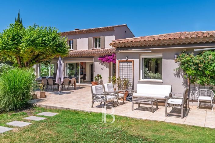 Image No.2-7 Bed House for sale
