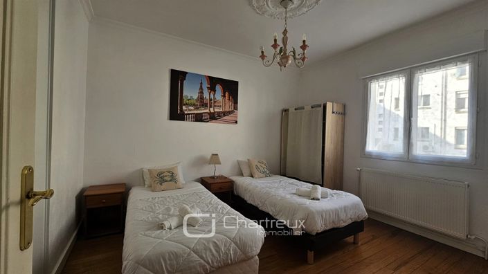 Image No.8-3 Bed House for sale