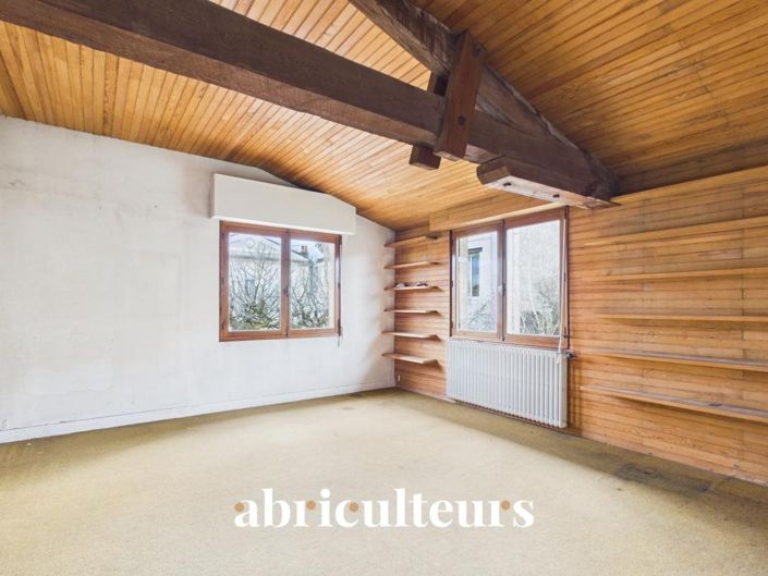 Image No.6-5 Bed House for sale