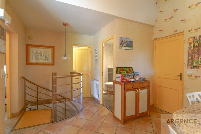 Image No.8-4 Bed Property for sale