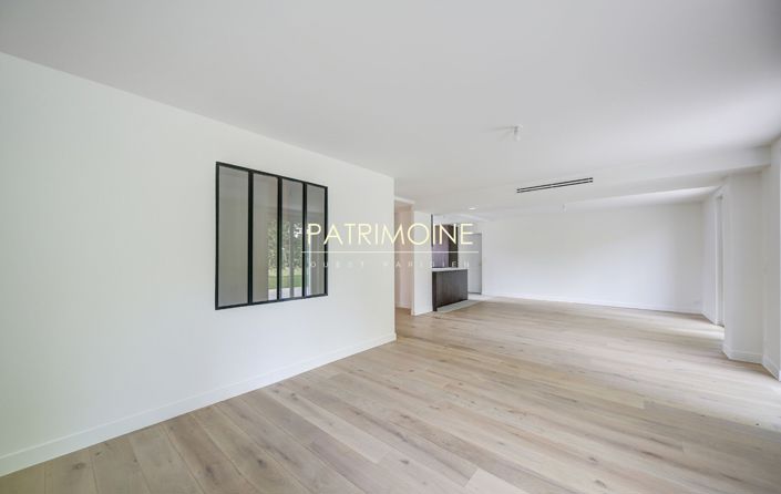 Image No.7-5 Bed House for sale
