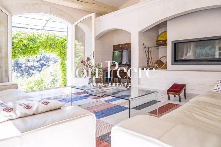 Image No.7-5 Bed House for sale