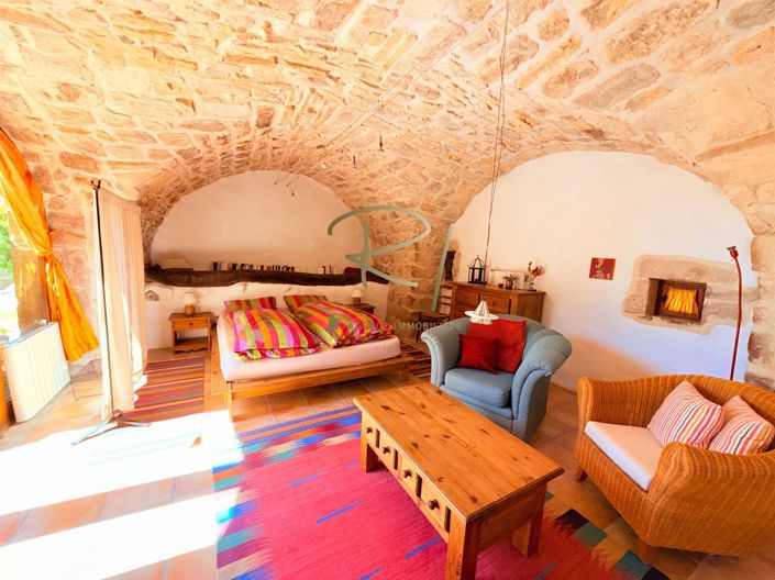 Image No.8-6 Bed House for sale