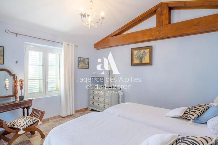 Image No.10-5 Bed House for sale