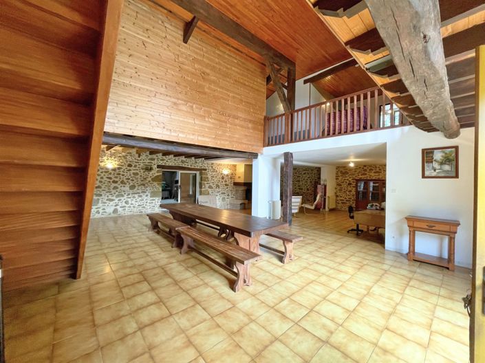 Image No.2-7 Bed House for sale