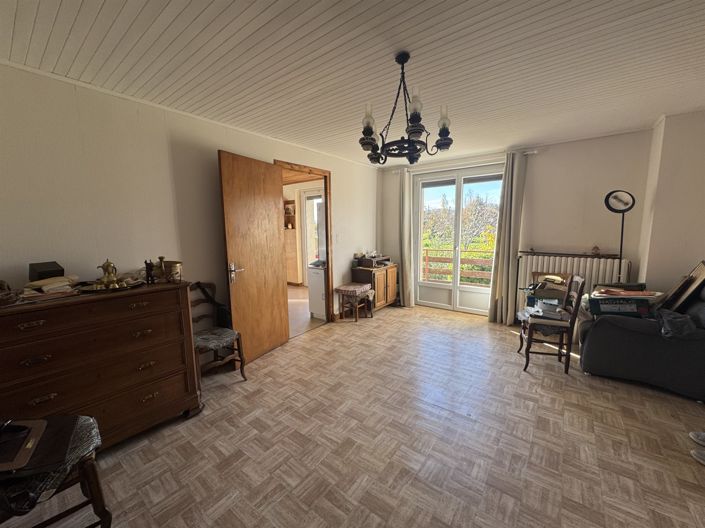 Image No.9-2 Bed House for sale