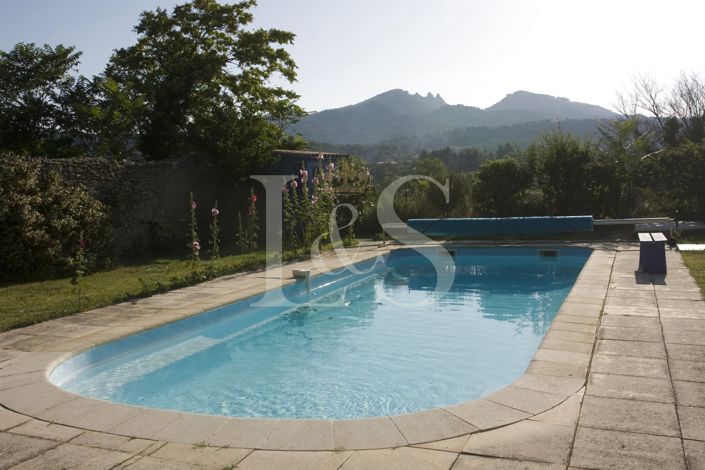 Image No.11-5 Bed House for sale