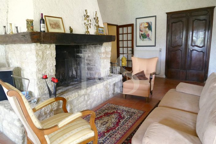Image No.6-5 Bed House for sale