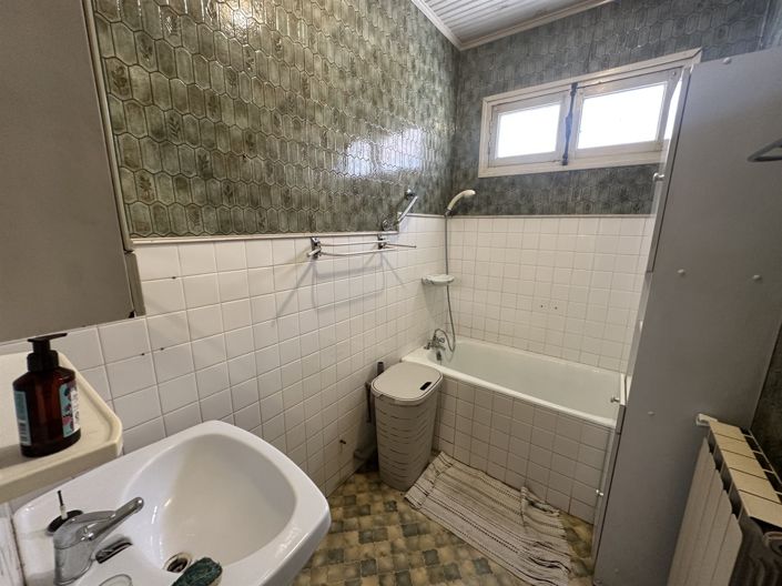 Image No.7-2 Bed House for sale