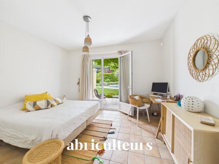 Image No.16-5 Bed House for sale