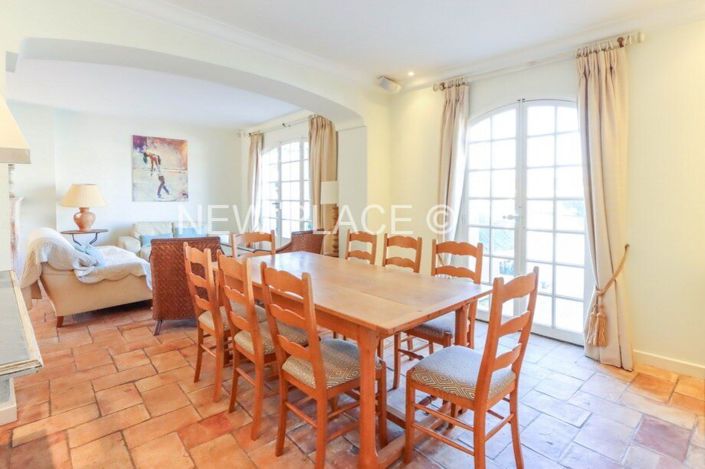 Image No.3-5 Bed House for sale