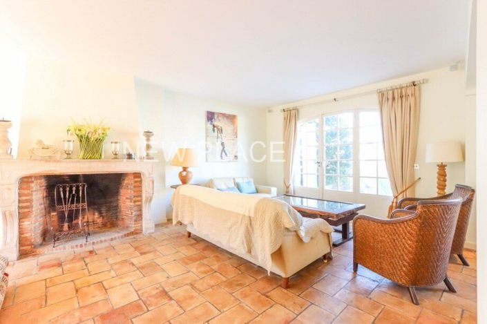 Image No.4-5 Bed House for sale