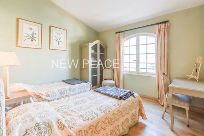 Image No.7-5 Bed House for sale