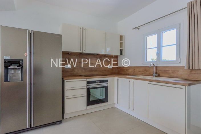 Image No.4-2 Bed House for sale