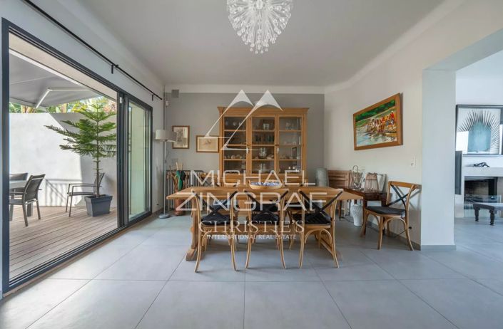 Image No.10-3 Bed House for sale