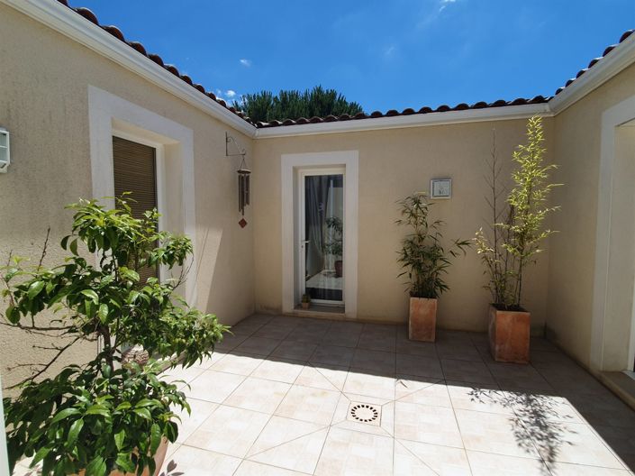 Image No.9-3 Bed House for sale