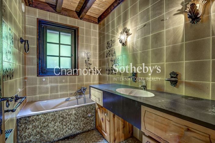 Image No.16-4 Bed House for sale