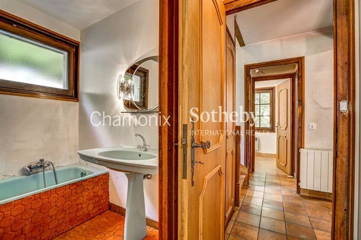 Image No.17-4 Bed House for sale