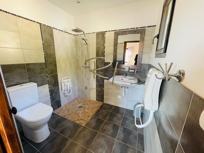 Image No.10-3 Bed House for sale