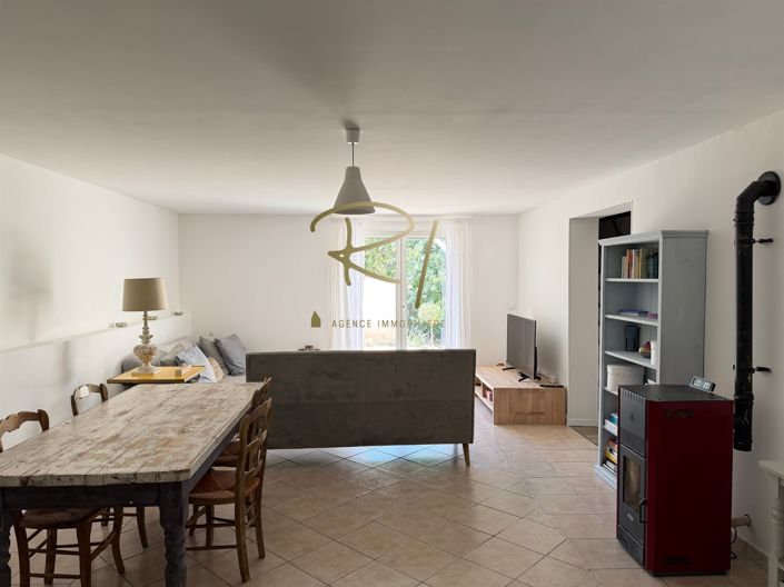 Image No.8-2 Bed House for sale