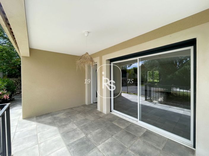 Image No.10-3 Bed House for sale