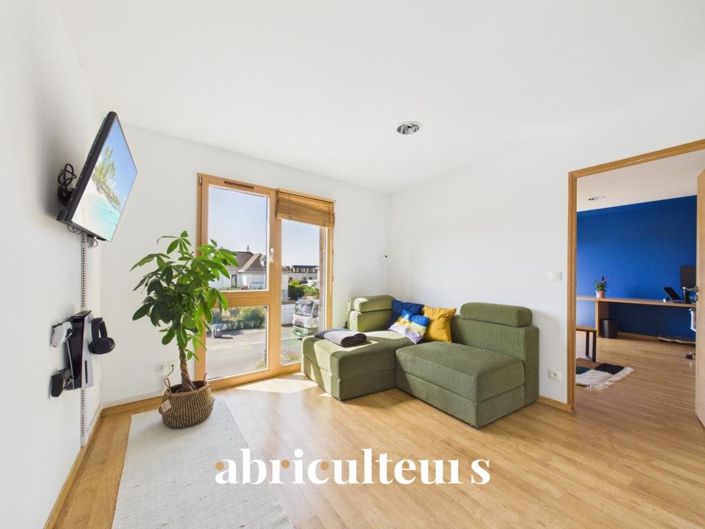 Image No.12-5 Bed House for sale