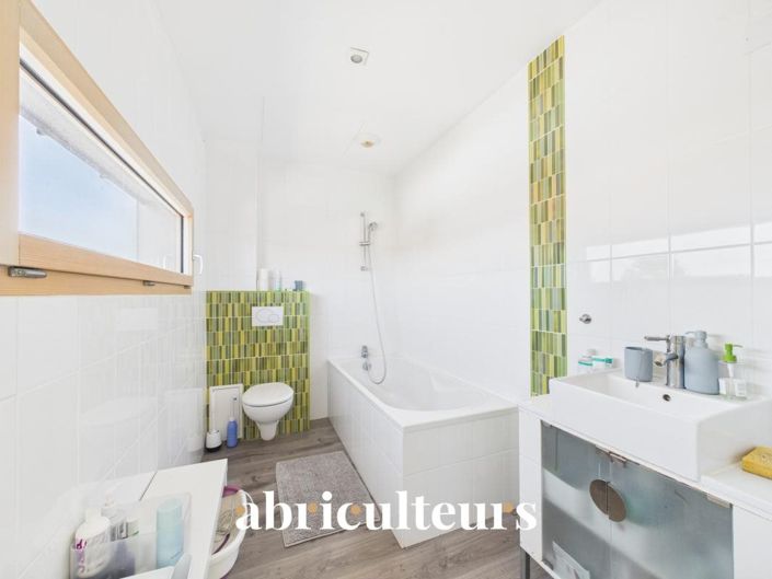 Image No.15-5 Bed House for sale