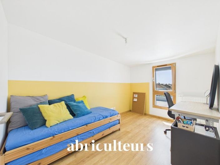Image No.16-5 Bed House for sale