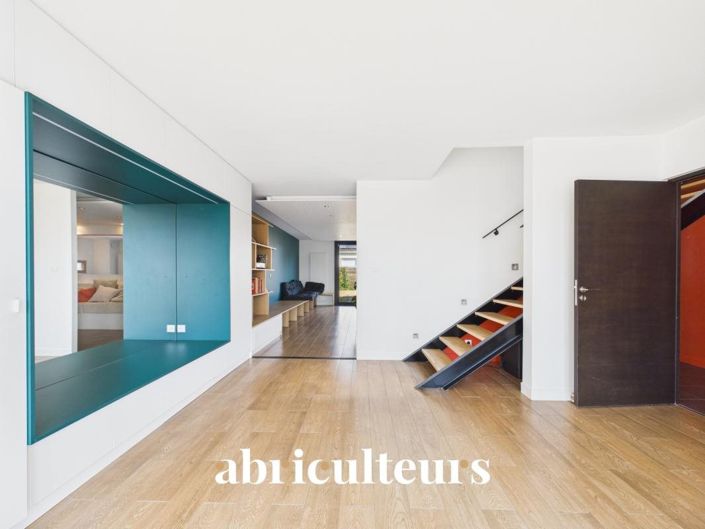 Image No.5-5 Bed House for sale