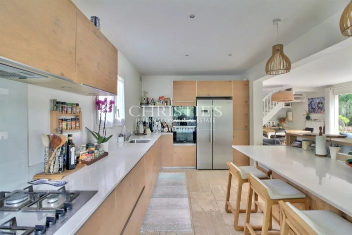 Image No.7-7 Bed House for sale