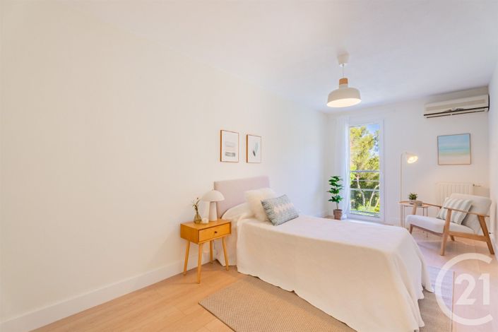 Image No.14-3 Bed Apartment for sale