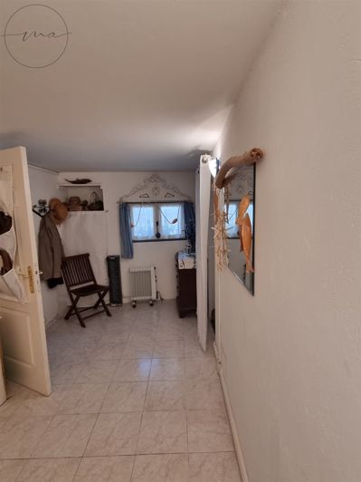 Image No.18-4 Bed House for sale