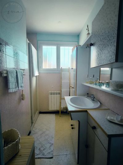 Image No.12-2 Bed House for sale