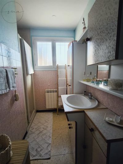 Image No.17-2 Bed House for sale