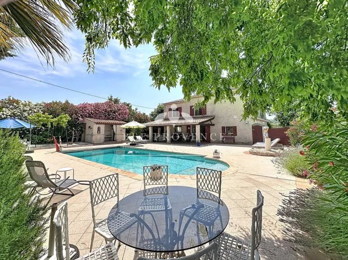 Peacefully located home with lots of possibilities, close to all amenities