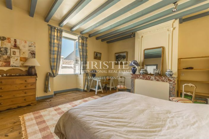 Image No.11-5 Bed House for sale