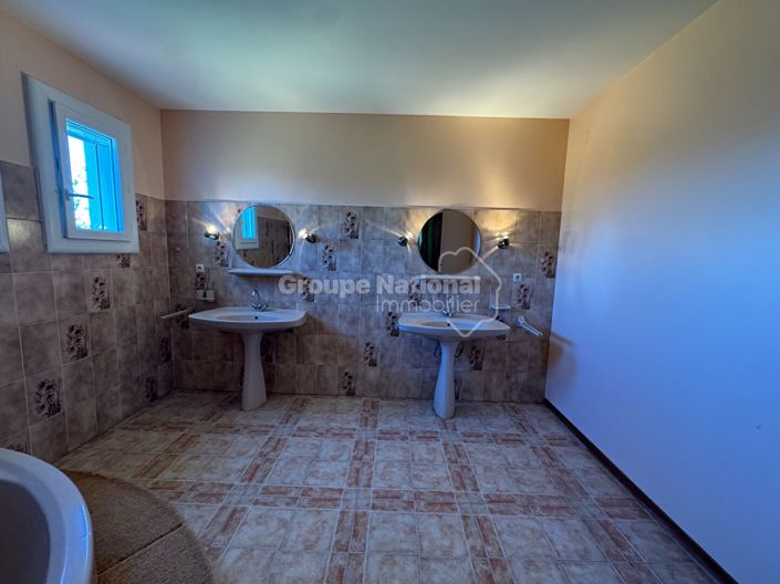 Image No.12-3 Bed House for sale