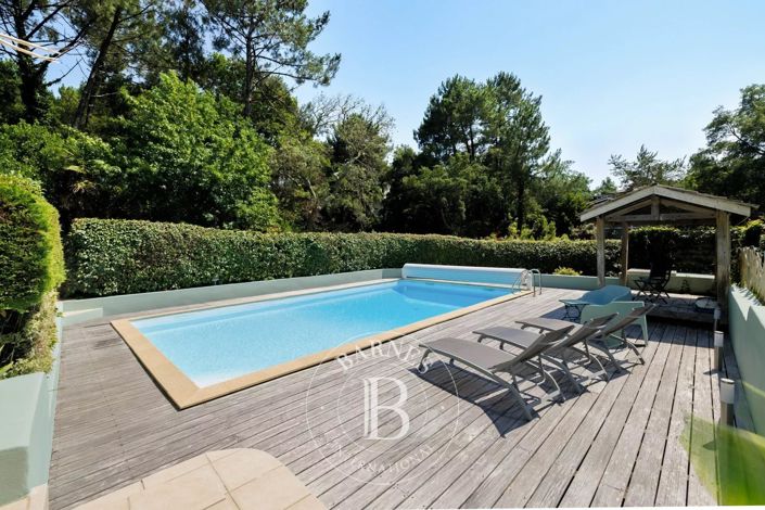 Image No.10-5 Bed House for sale