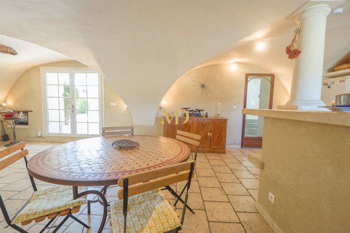 Image No.15-4 Bed House for sale