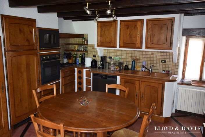 Image No.4-5 Bed House for sale