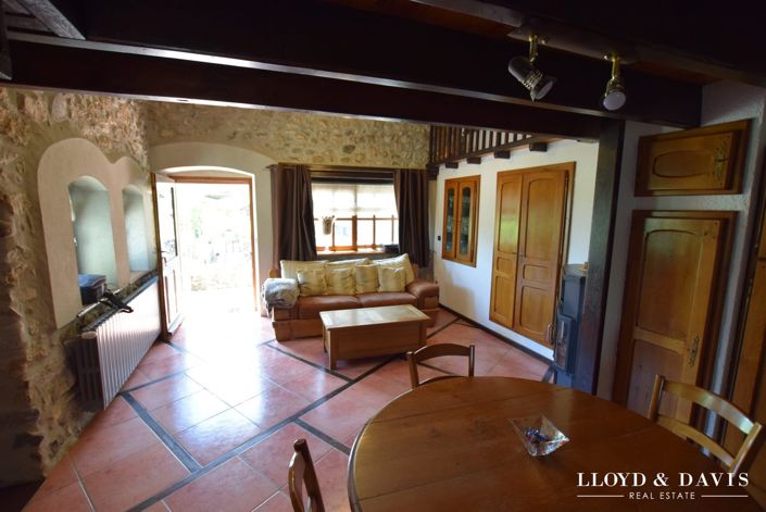 Image No.6-5 Bed House for sale