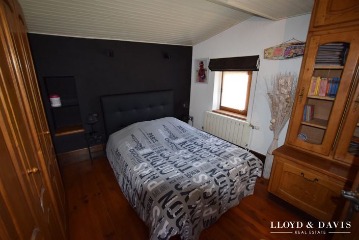 Image No.7-5 Bed House for sale