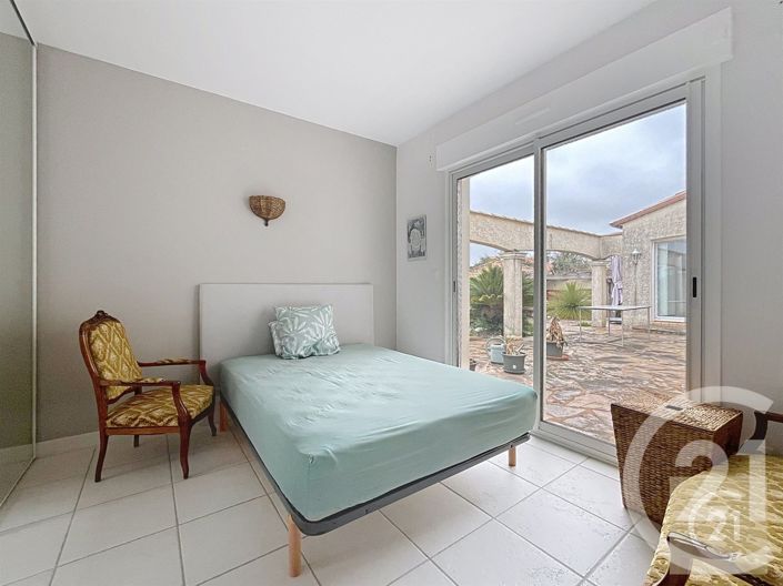 Image No.20-4 Bed House for sale