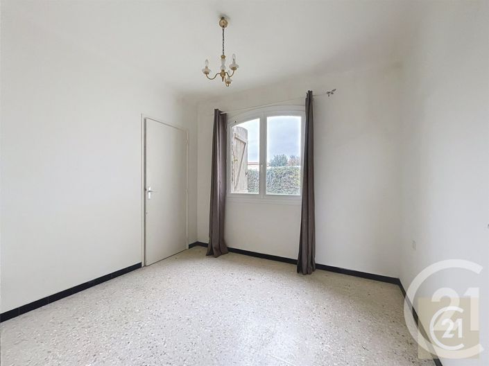 Image No.30-4 Bed House for sale