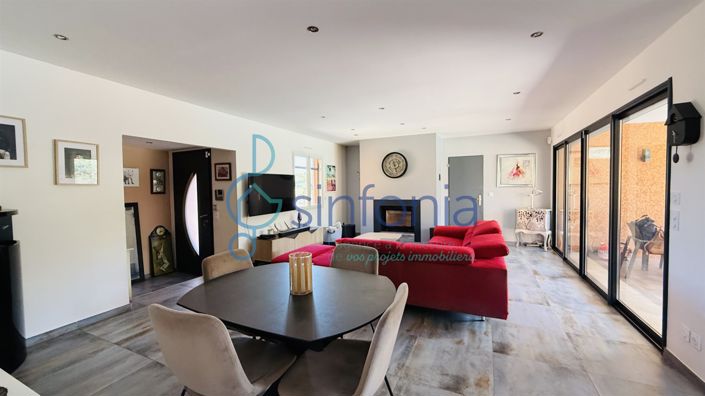 Image No.7-4 Bed House for sale