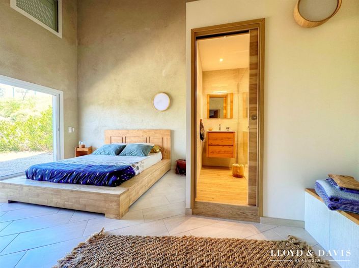 Image No.14-4 Bed Property for sale