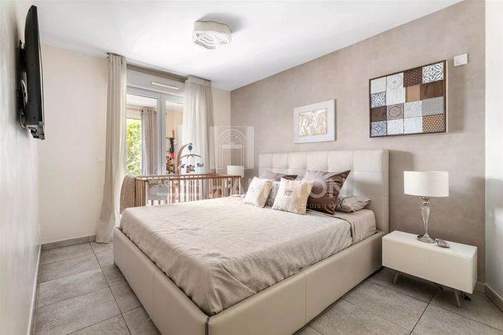 Image No.8-Apartment for sale