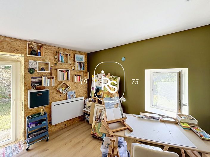 Image No.8-2 Bed House for sale